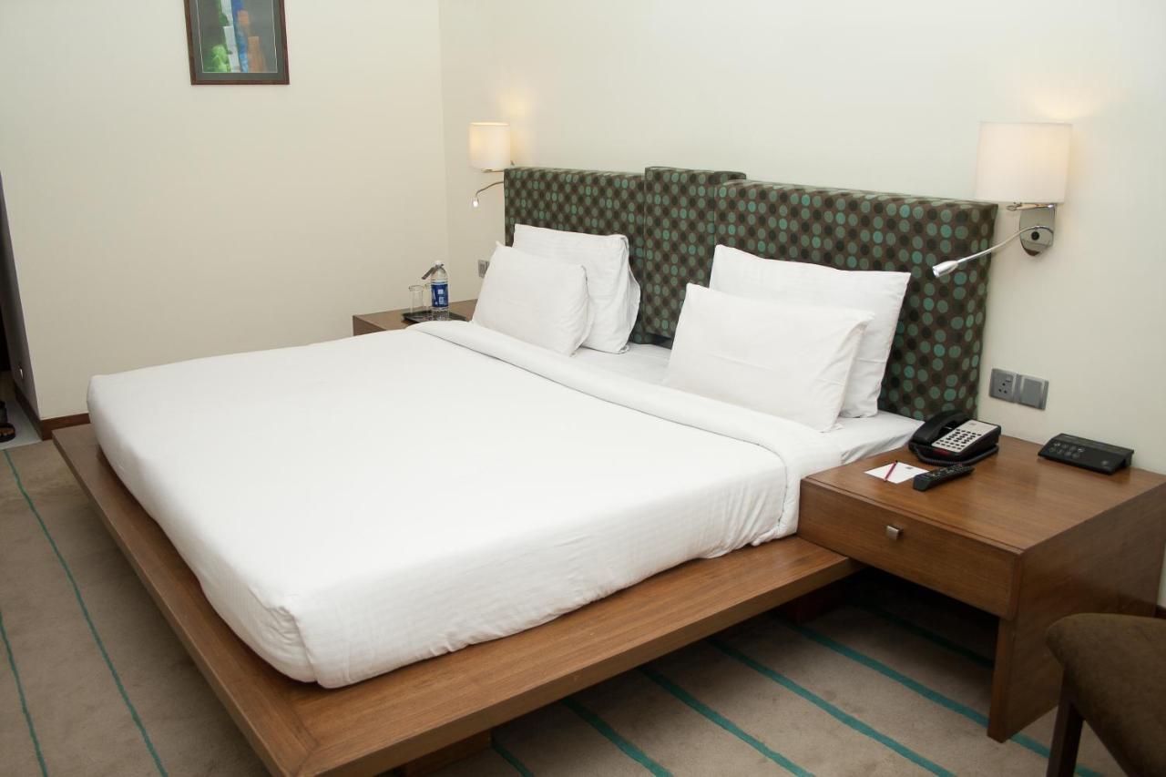 Hotel Parc Estique Pune Exterior foto